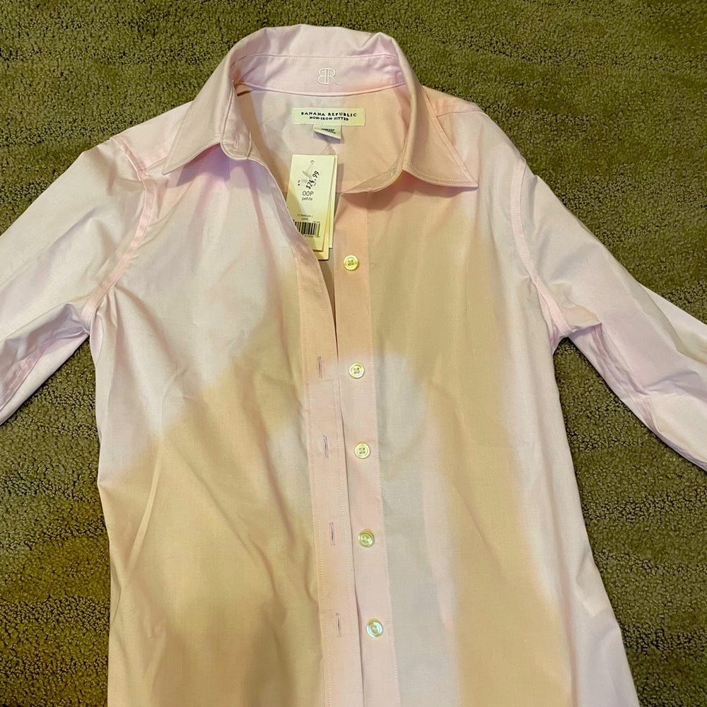 Banana Republic No iron pink button down shirt